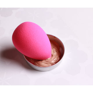 بيوتي بلندر اسفنجة مكياج مع قاعدة للمزج